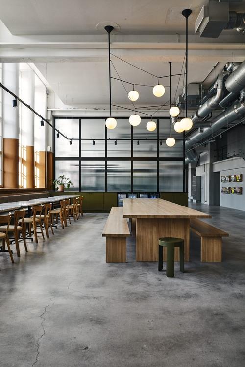 芬兰广告公司工厂空间开放式办公室设计